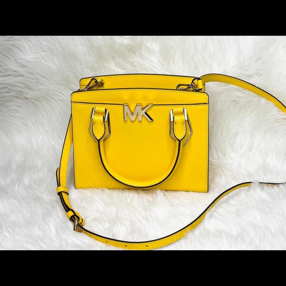 Michael Kors Crossbody Yellow